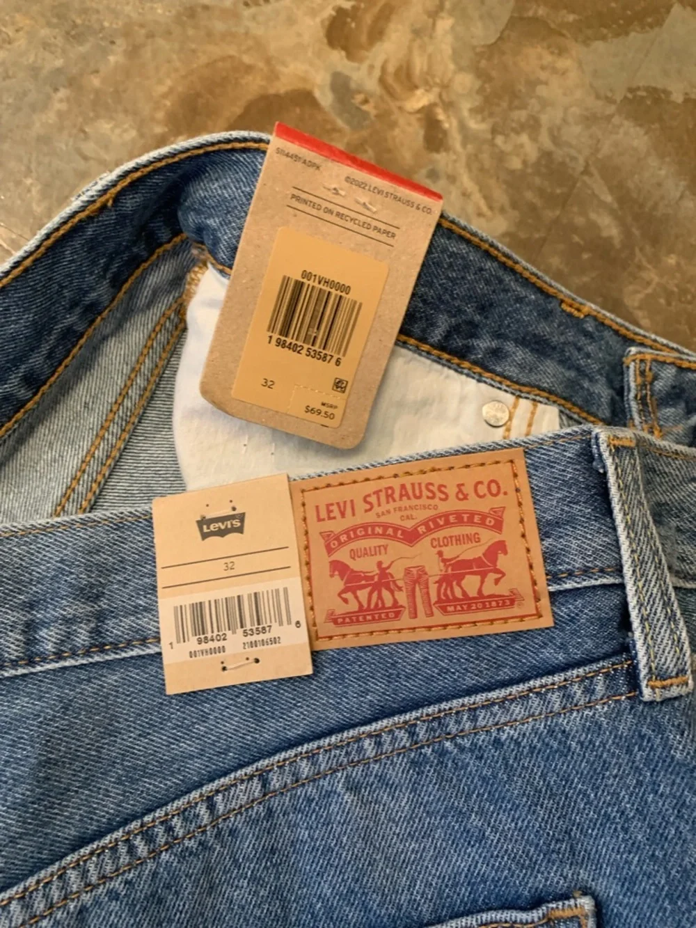 Levi’s jean skirt, size 32, NWT - Picture 2 of 4